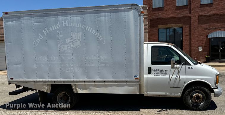 image for item MU9848 1998 Chevrolet  Express G3500 box truck