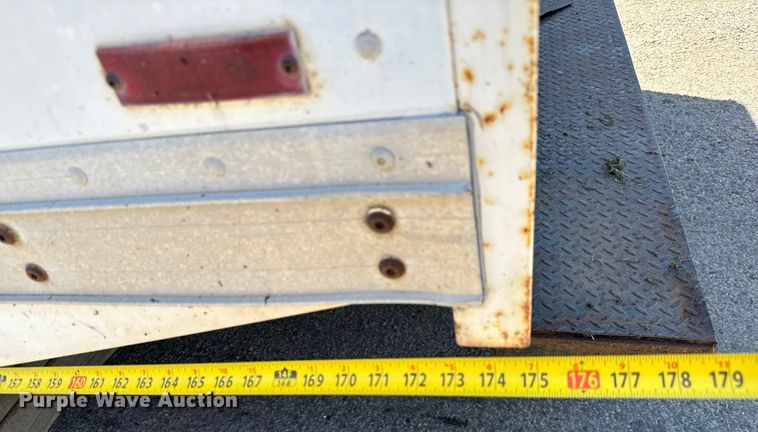 image for item MU9848 1998 Chevrolet  Express G3500 box truck