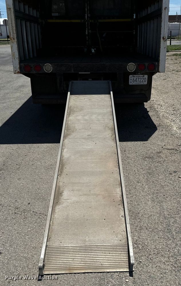 image for item MU9848 1998 Chevrolet  Express G3500 box truck