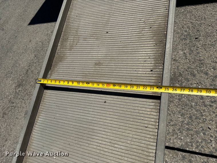 image for item MU9848 1998 Chevrolet  Express G3500 box truck