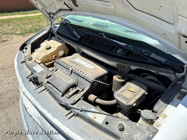 image for item MU9848 1998 Chevrolet  Express G3500 box truck