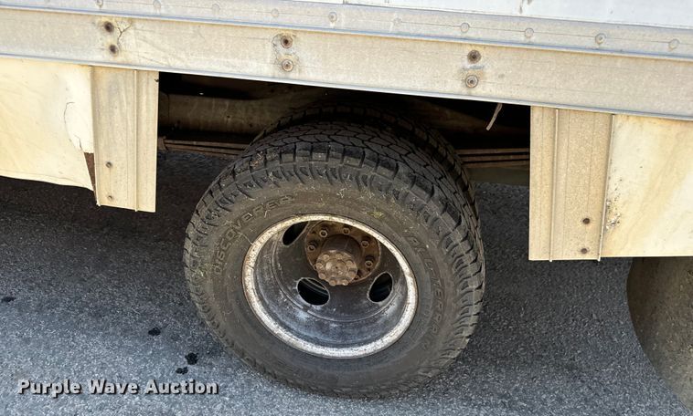 image for item MU9848 1998 Chevrolet  Express G3500 box truck