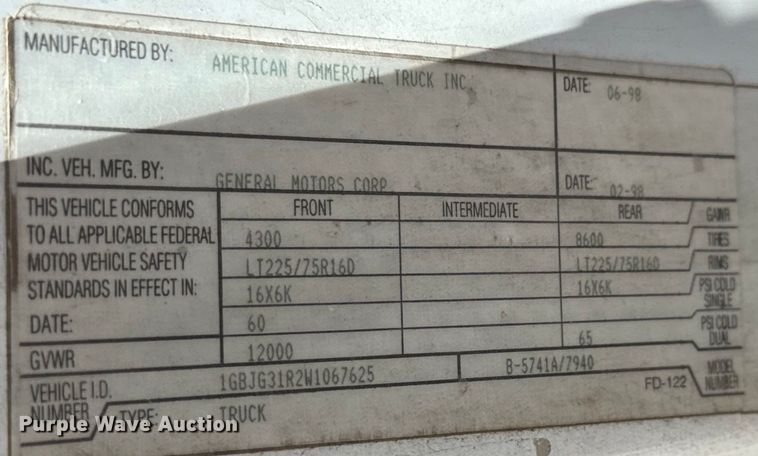 image for item MU9848 1998 Chevrolet  Express G3500 box truck