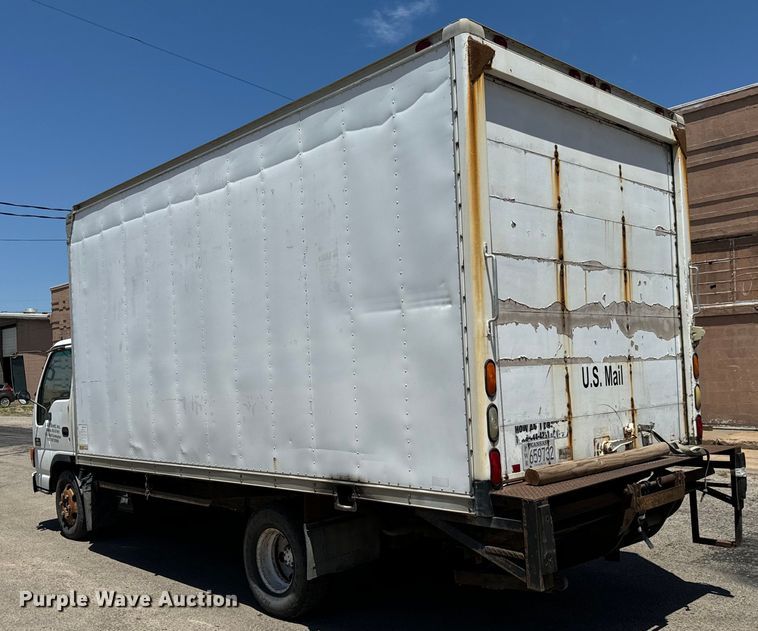 image for item MU9849 2001 Chevrolet  W4500 box truck