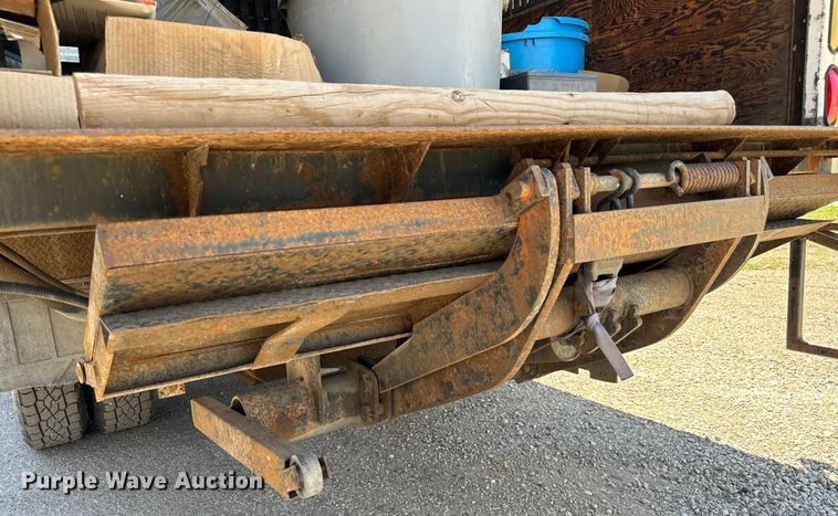 image for item MU9849 2001 Chevrolet  W4500 box truck