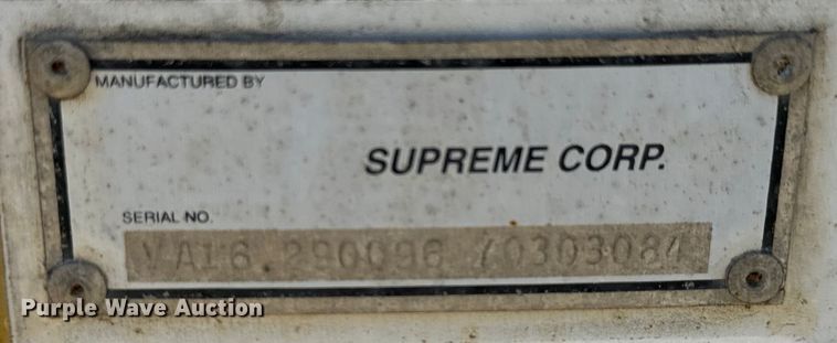 image for item MU9849 2001 Chevrolet  W4500 box truck