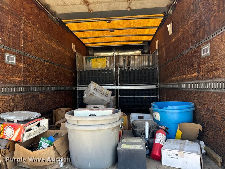 image for item MU9849 2001 Chevrolet  W4500 box truck