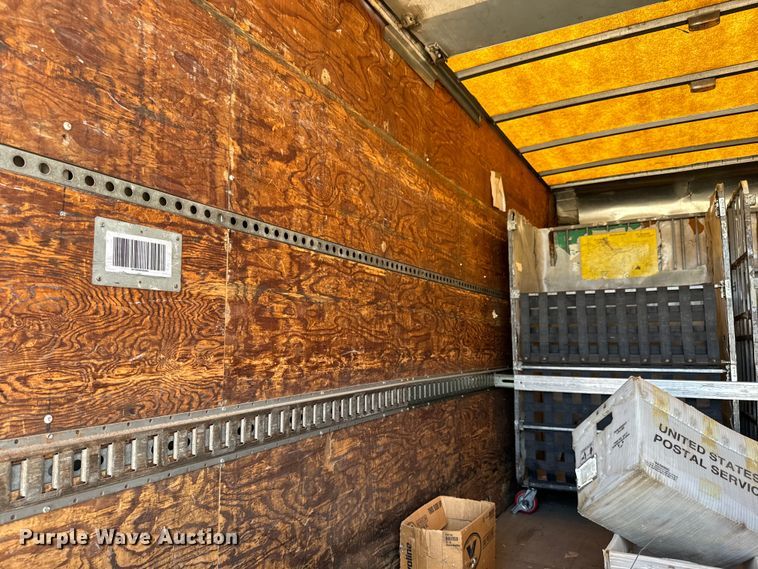 image for item MU9849 2001 Chevrolet  W4500 box truck