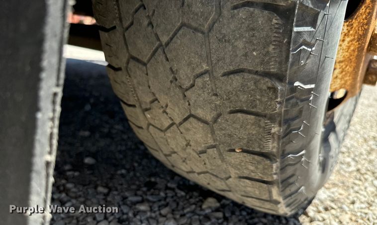 image for item MU9849 2001 Chevrolet  W4500 box truck