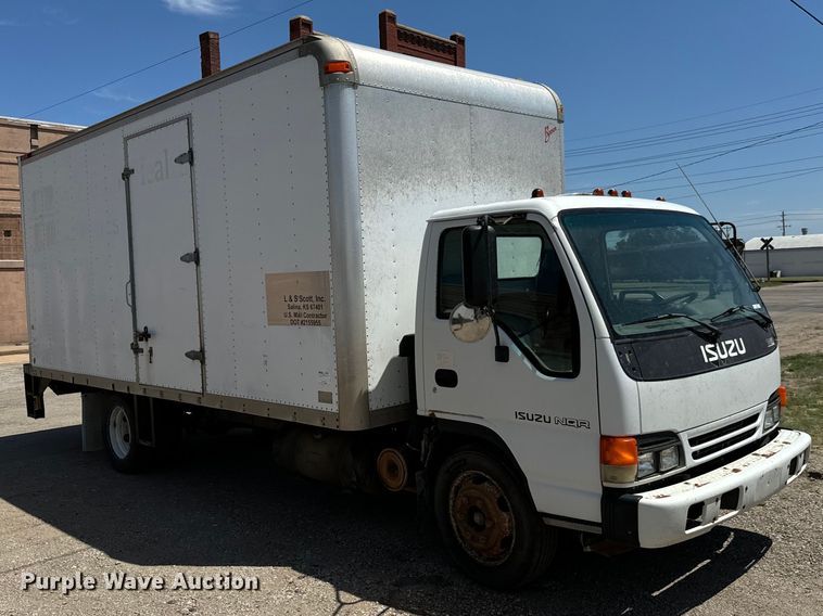image for item MU9850 2000 Isuzu  NQR box truck