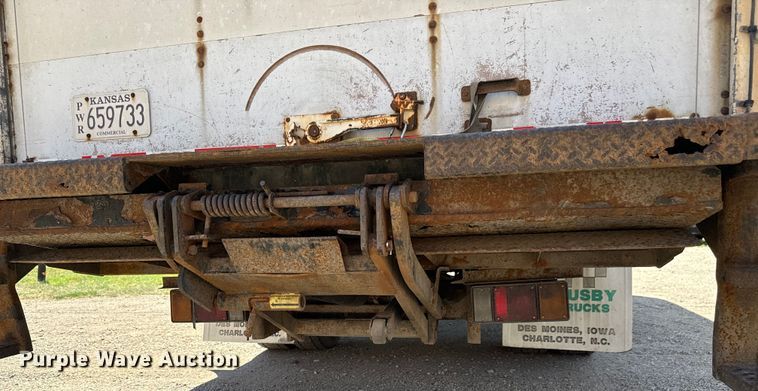 image for item MU9850 2000 Isuzu  NQR box truck