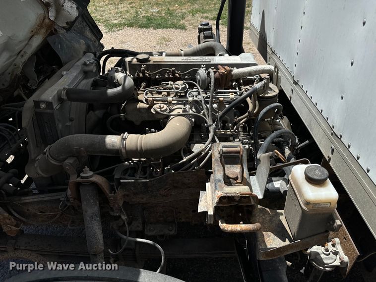 image for item MU9850 2000 Isuzu  NQR box truck