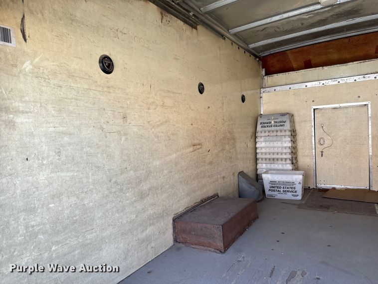 image for item MU9854 2000 Chevrolet  Express 3500 delivery truck