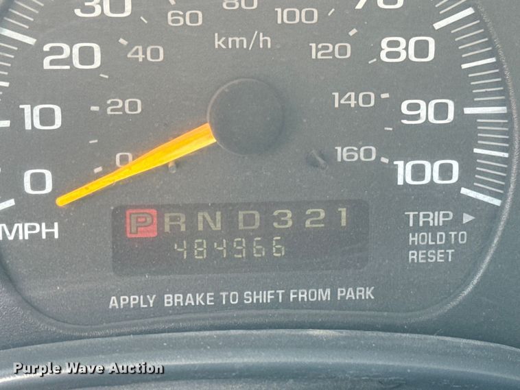 image for item MU9854 2000 Chevrolet  Express 3500 delivery truck