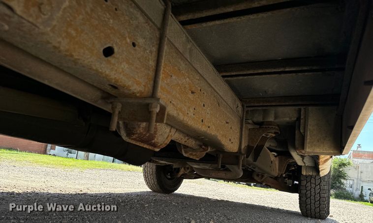 image for item MU9854 2000 Chevrolet  Express 3500 delivery truck