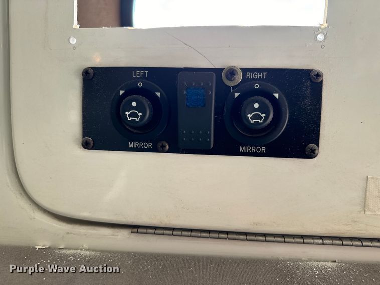 image for item MU9855 2010 Eldorado E450 Super Duty shuttle bus