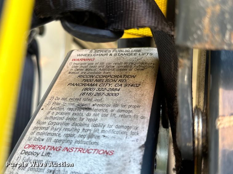 image for item MU9855 2010 Eldorado E450 Super Duty shuttle bus