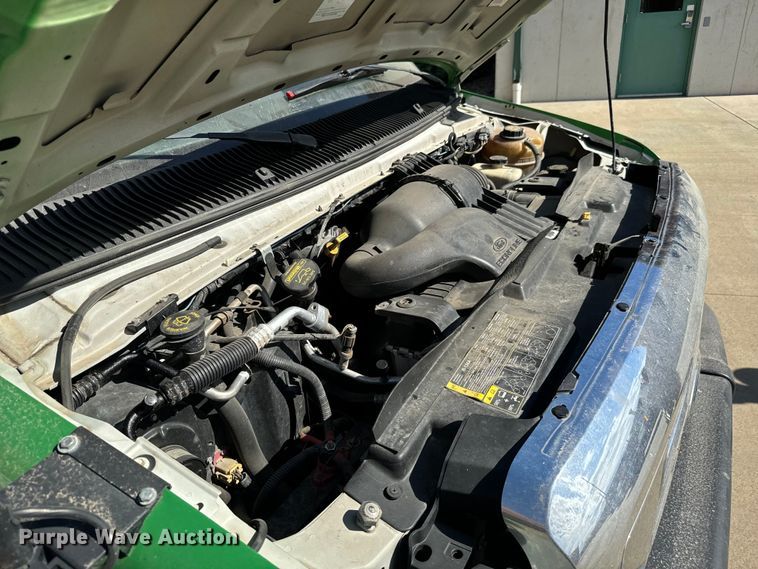 image for item MU9855 2010 Eldorado E450 Super Duty shuttle bus