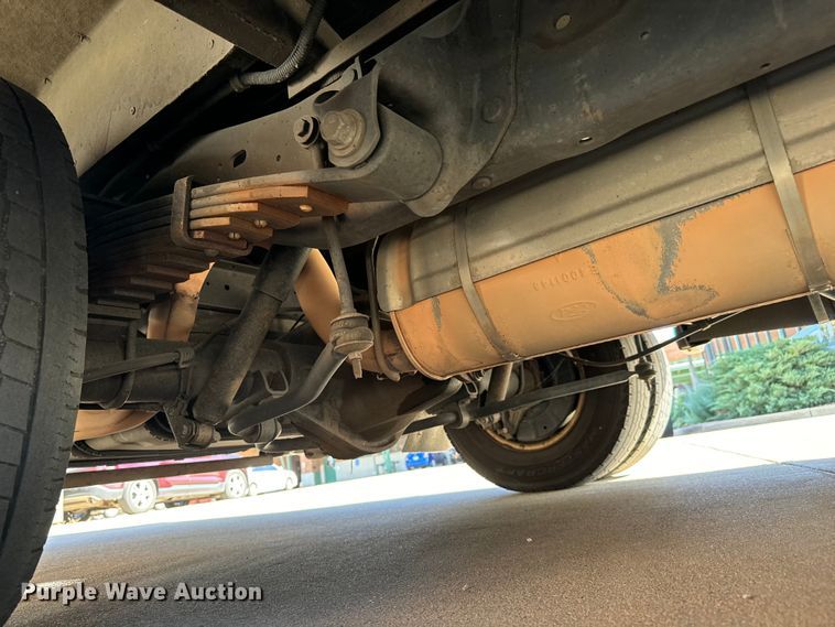 image for item MU9855 2010 Eldorado E450 Super Duty shuttle bus