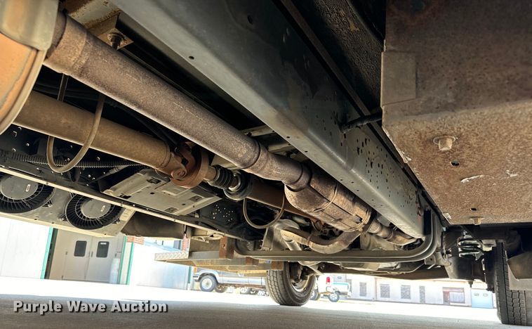 image for item MU9855 2010 Eldorado E450 Super Duty shuttle bus