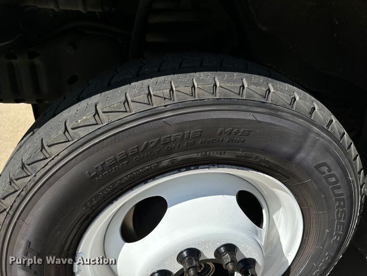 image for item MU9855 2010 Eldorado E450 Super Duty shuttle bus