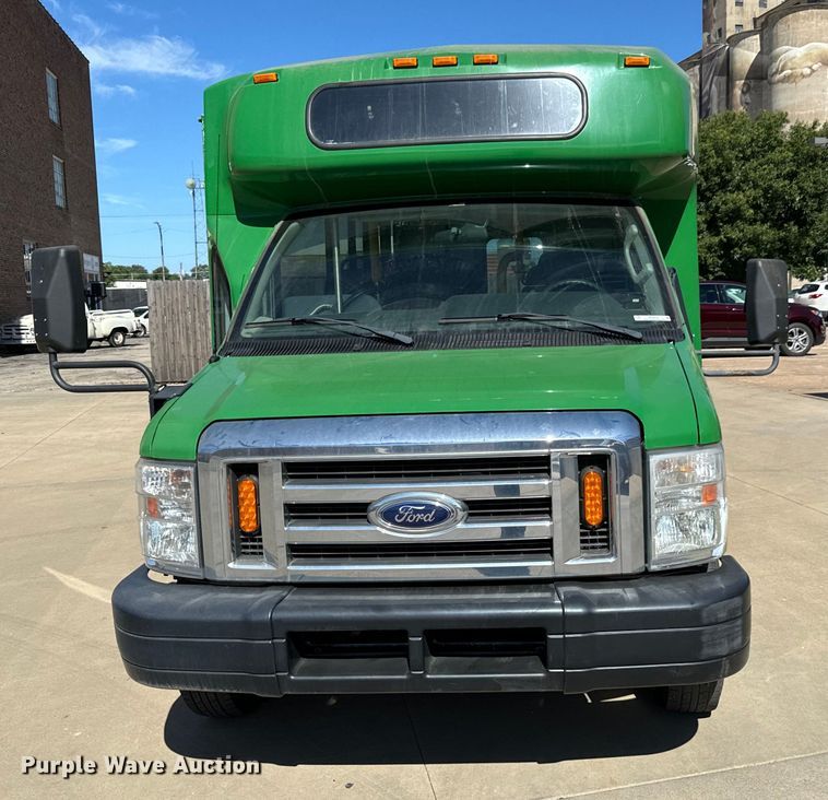 image for item MU9856 2014 Eldorado Aerotech Ford 220 shuttle bus