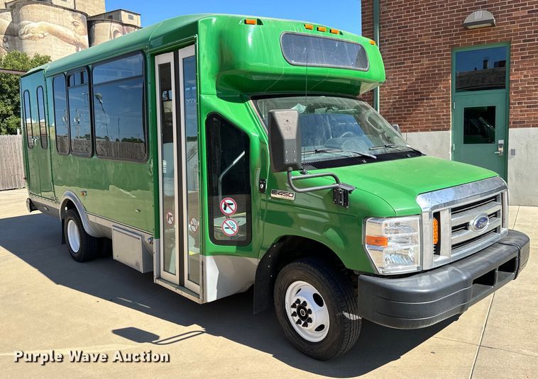 image for item MU9856 2014 Eldorado Aerotech Ford 220 shuttle bus