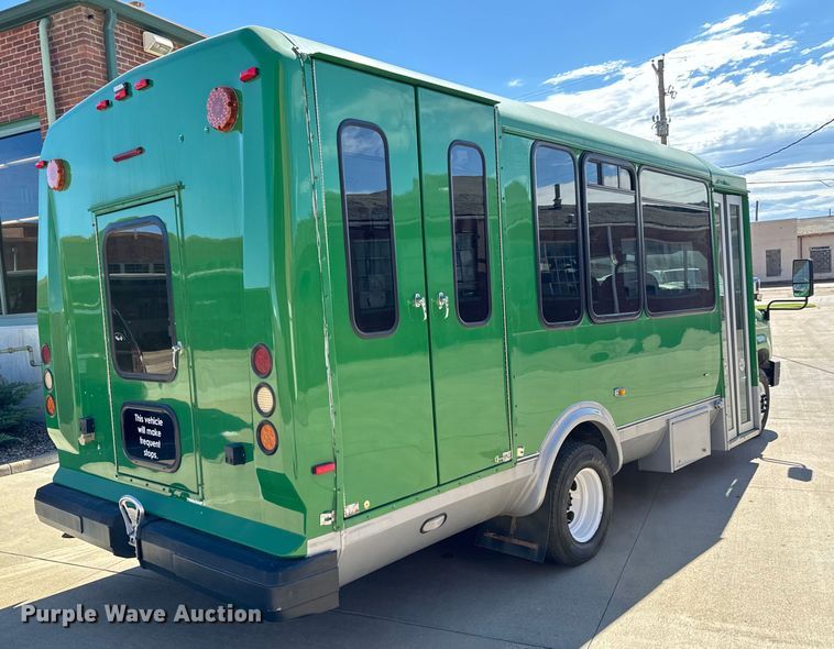 image for item MU9856 2014 Eldorado Aerotech Ford 220 shuttle bus