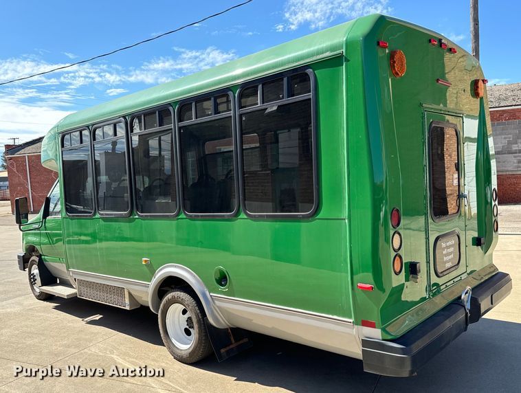 image for item MU9856 2014 Eldorado Aerotech Ford 220 shuttle bus