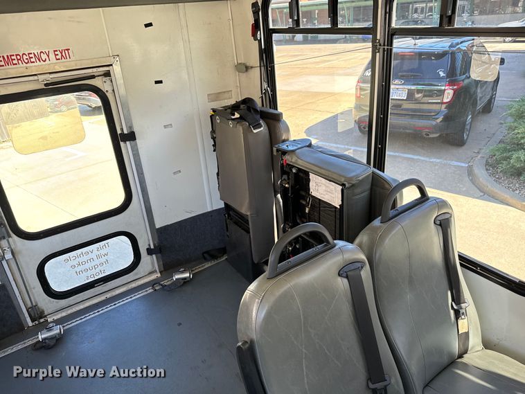 image for item MU9856 2014 Eldorado Aerotech Ford 220 shuttle bus