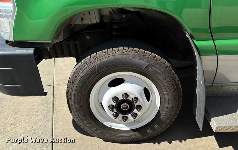 image for item MU9856 2014 Eldorado Aerotech Ford 220 shuttle bus