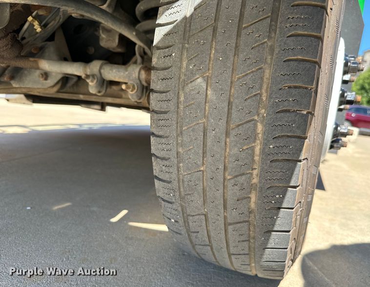 image for item MU9856 2014 Eldorado Aerotech Ford 220 shuttle bus