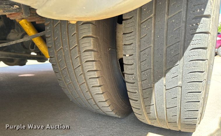 image for item MU9856 2014 Eldorado Aerotech Ford 220 shuttle bus