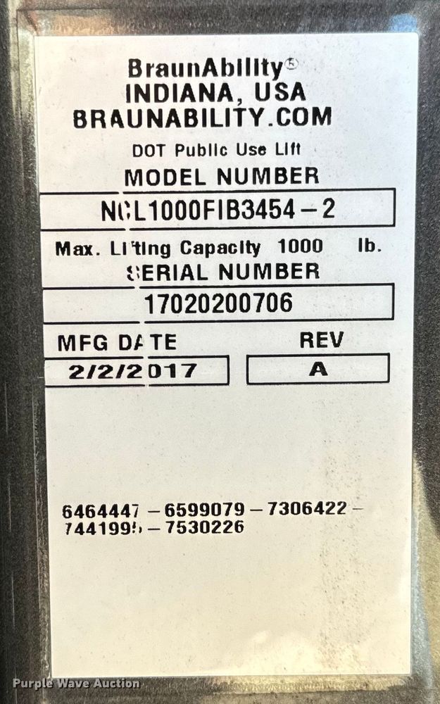 image for item MU9857 2011 Ford E450 Super Duty  shuttle bus