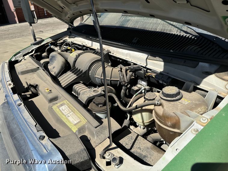 image for item MU9857 2011 Ford E450 Super Duty  shuttle bus