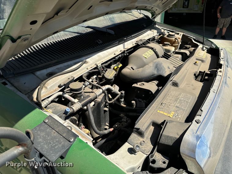 image for item MU9857 2011 Ford E450 Super Duty  shuttle bus