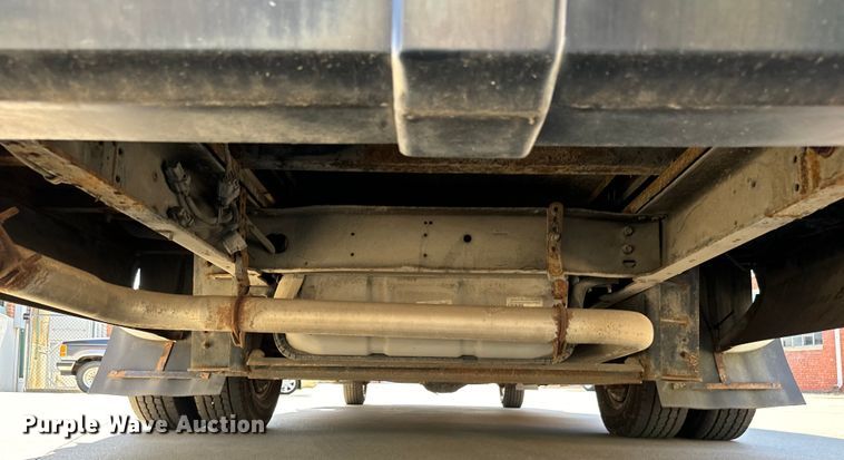 image for item MU9857 2011 Ford E450 Super Duty  shuttle bus