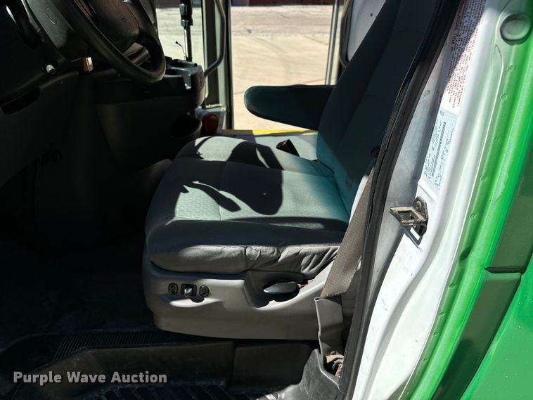 image for item MU9858 2009 Eldorado E450 Super Duty  shuttle bus