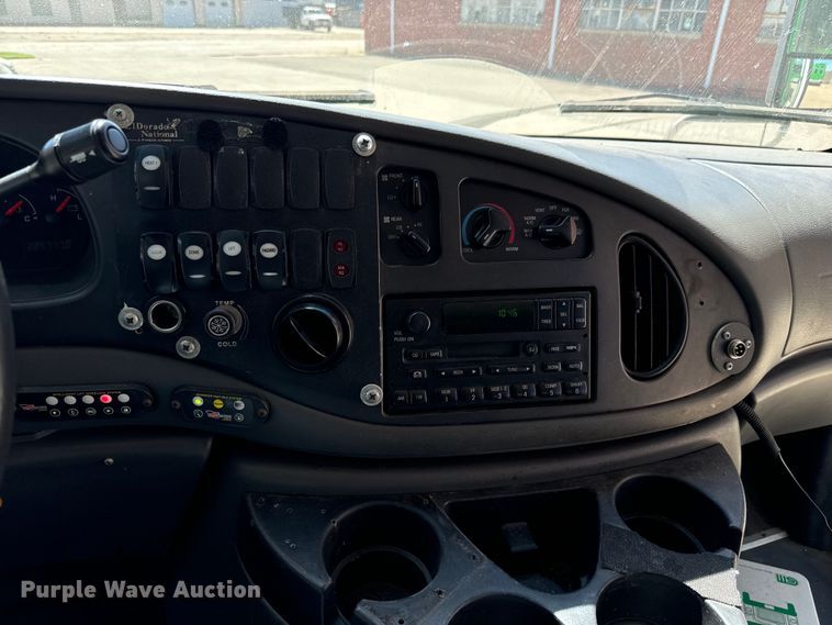 image for item MU9858 2009 Eldorado E450 Super Duty  shuttle bus