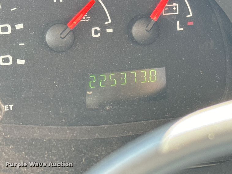 image for item MU9858 2009 Eldorado E450 Super Duty  shuttle bus