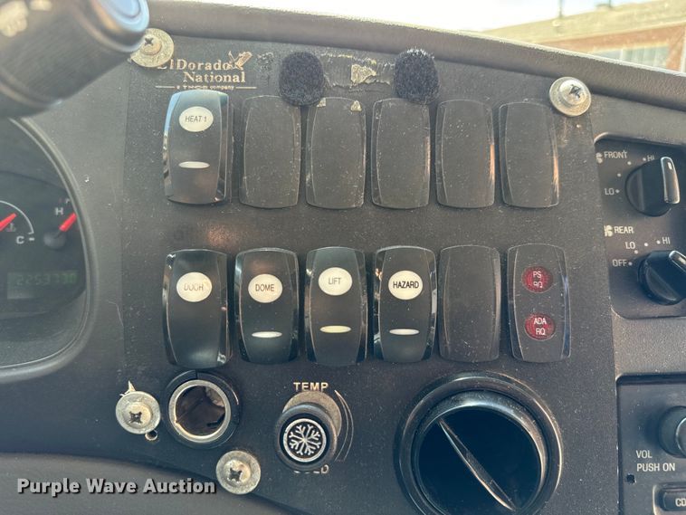 image for item MU9858 2009 Eldorado E450 Super Duty  shuttle bus