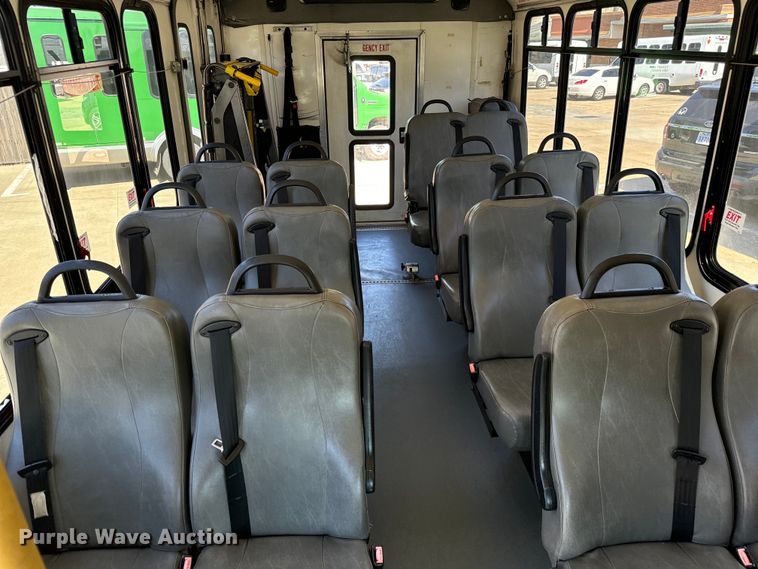 image for item MU9858 2009 Eldorado E450 Super Duty  shuttle bus