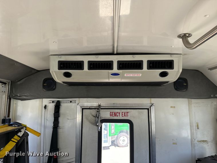 image for item MU9858 2009 Eldorado E450 Super Duty  shuttle bus