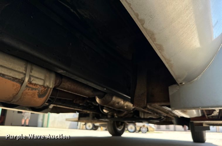 image for item MU9858 2009 Eldorado E450 Super Duty  shuttle bus