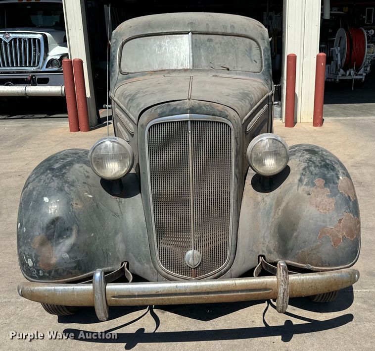 image for item MU9865 1935 Chevrolet  2S 