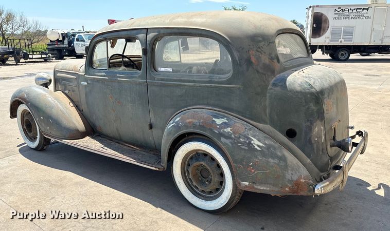 image for item MU9865 1935 Chevrolet  2S 