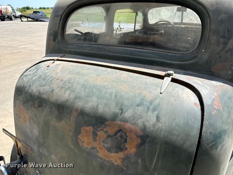 image for item MU9865 1935 Chevrolet  2S 