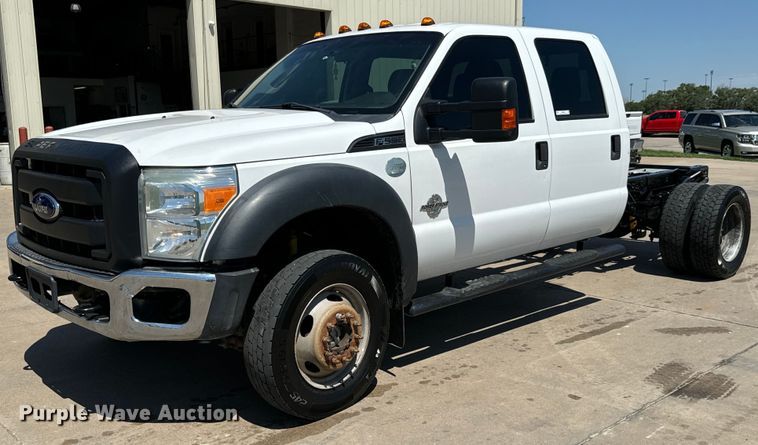 image for item MU9866 2016 Ford F550 Super Duty XL Crew Cab truck cab and chassis