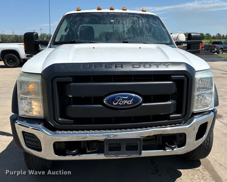 image for item MU9866 2016 Ford F550 Super Duty XL Crew Cab truck cab and chassis