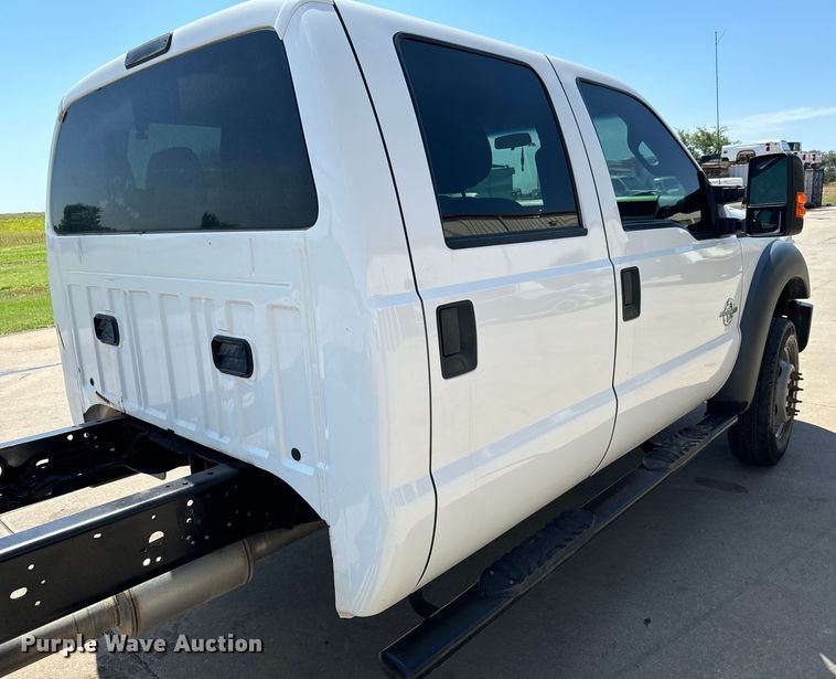 image for item MU9866 2016 Ford F550 Super Duty XL Crew Cab truck cab and chassis